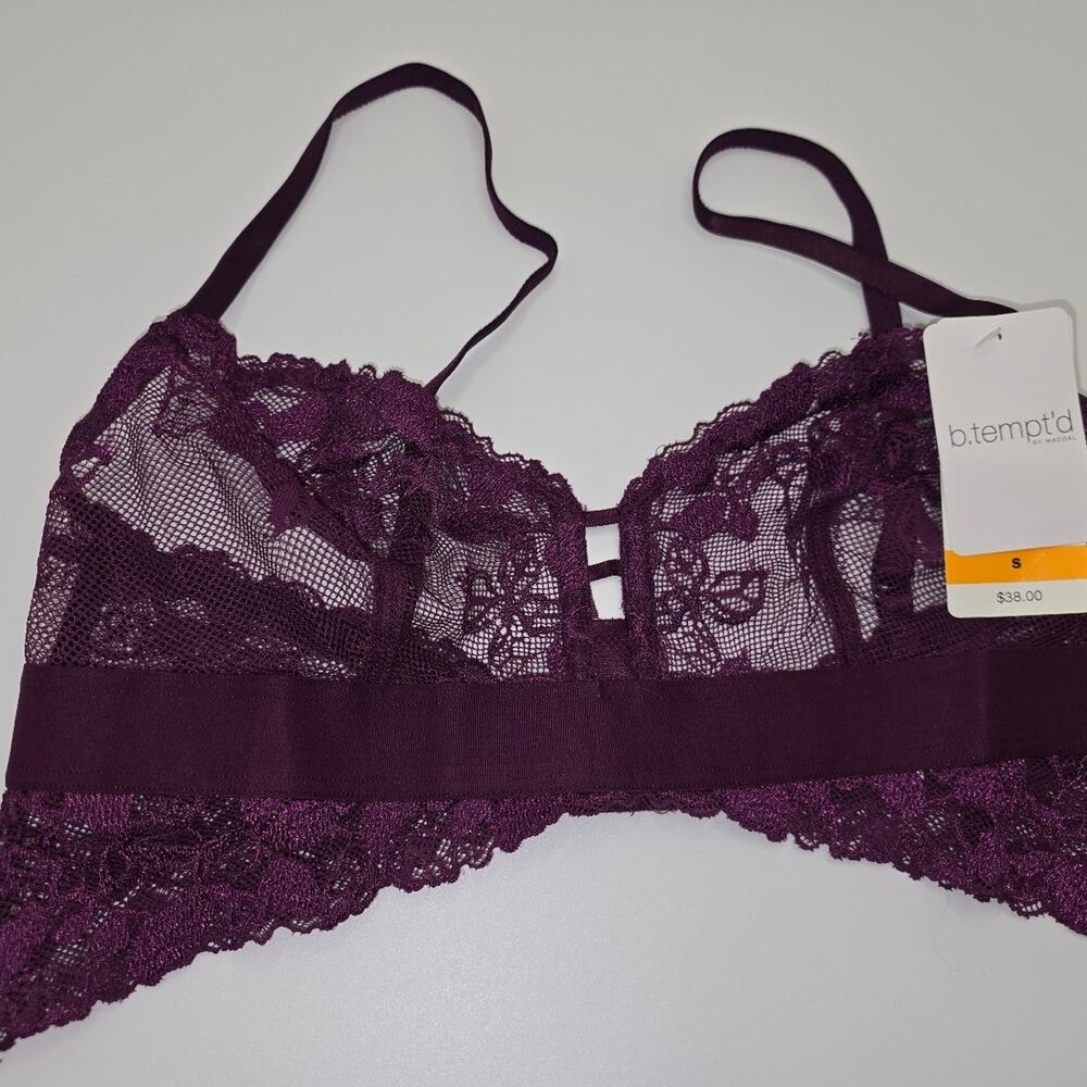 B.Tempt’D By Wacoal Opening Act Bralette Size small NWT